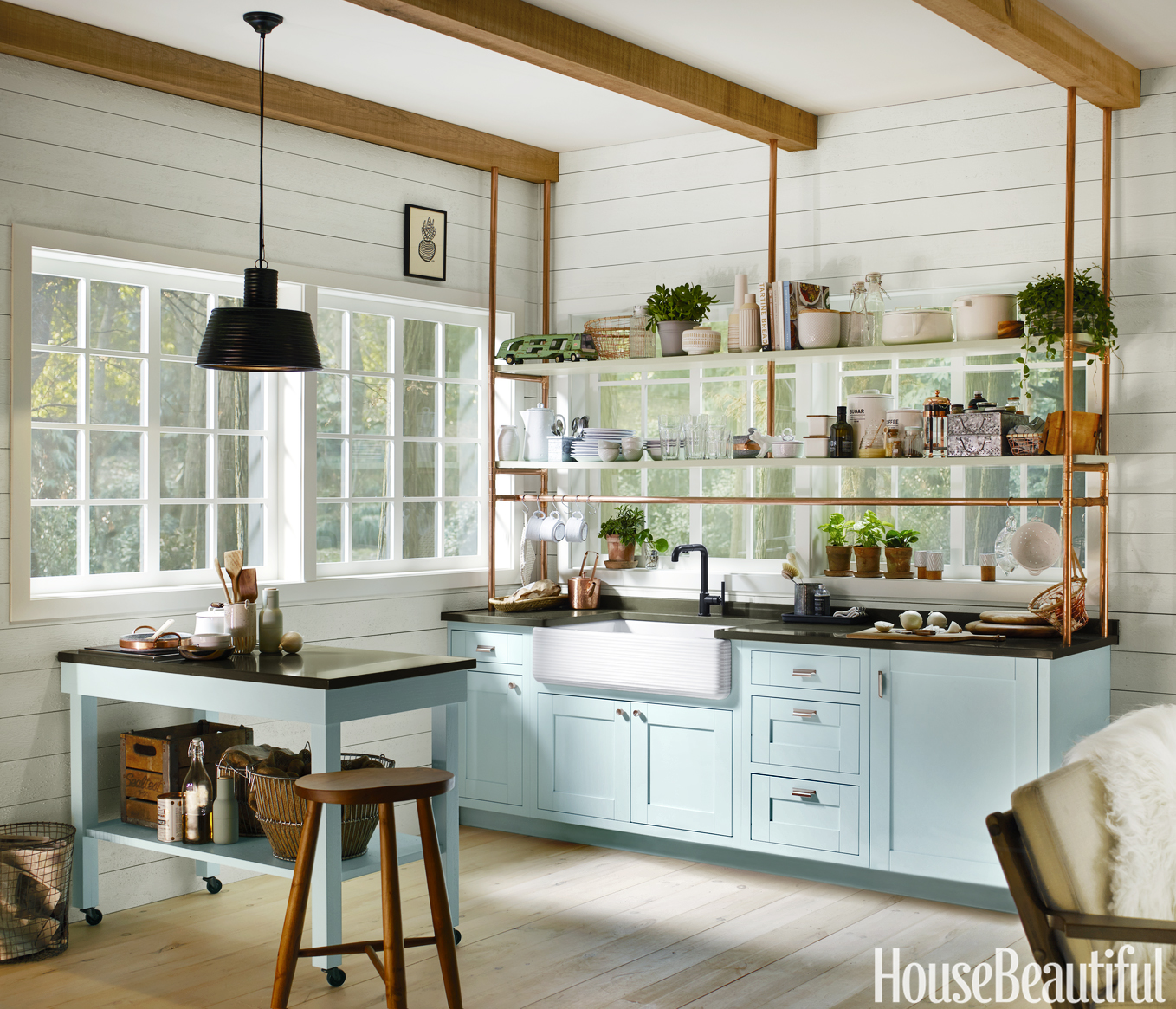 Effective Ways Of Decorating A Small Kitchen