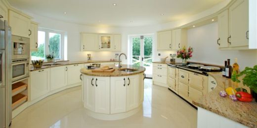 a fitted kitchen gives freedom of choice and allows you to utilise the DEHDJPH