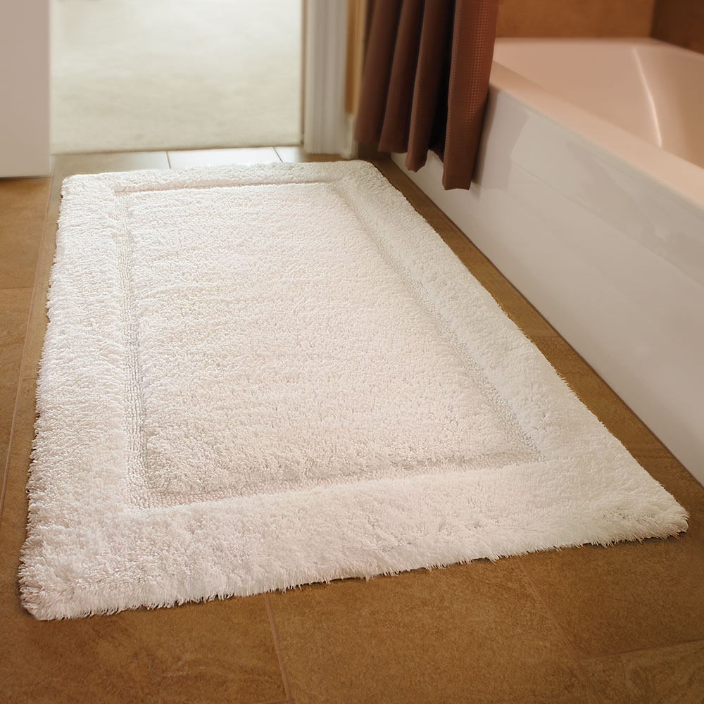 bathroom mat the european luxury spa bath mat - hammacher schlemmer LHBROPC
