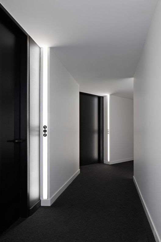 black carpet luna apartments / elenberg fraser GPVHSLY