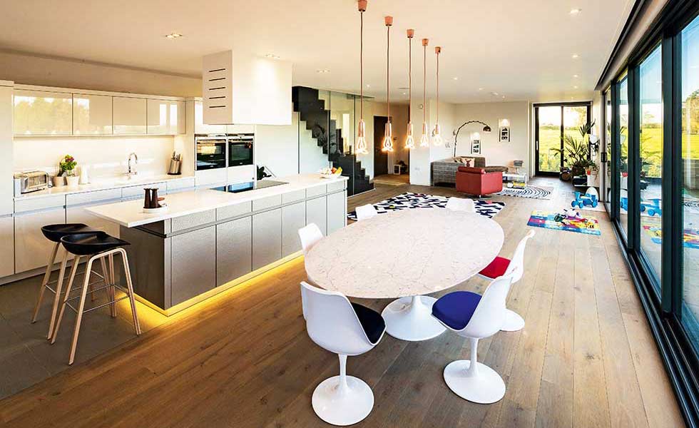 contemporary open plan kitchen in a self build DAVKUJZ