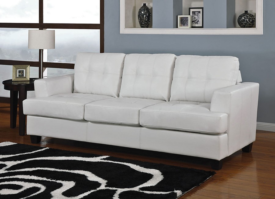 RICH LOOK: WHITE LEATHER SOFA