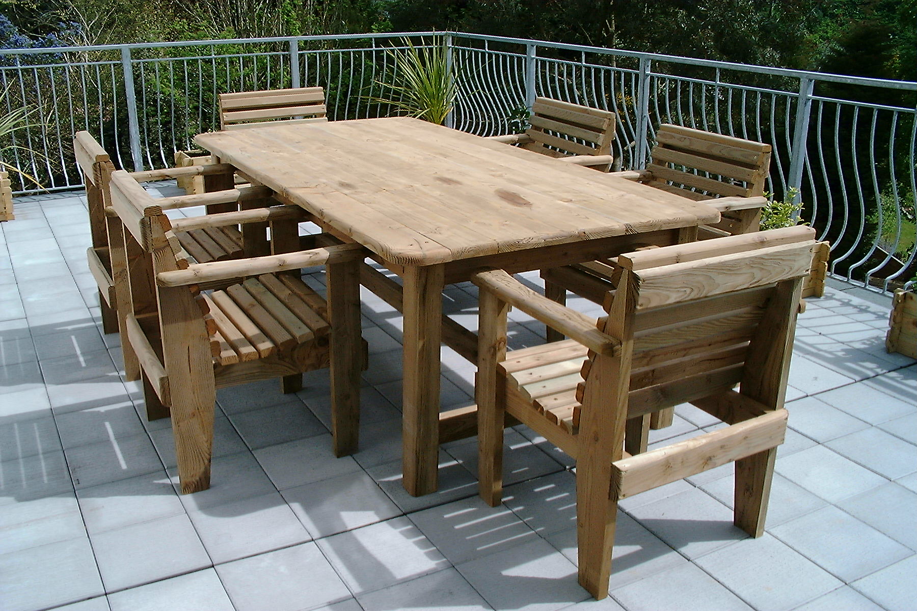 garden tables garden furniture table f5fee76 YDRDKUL