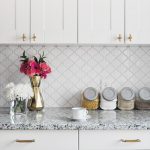 how to tile a kitchen backsplash: diy tutorial HTAYQCA