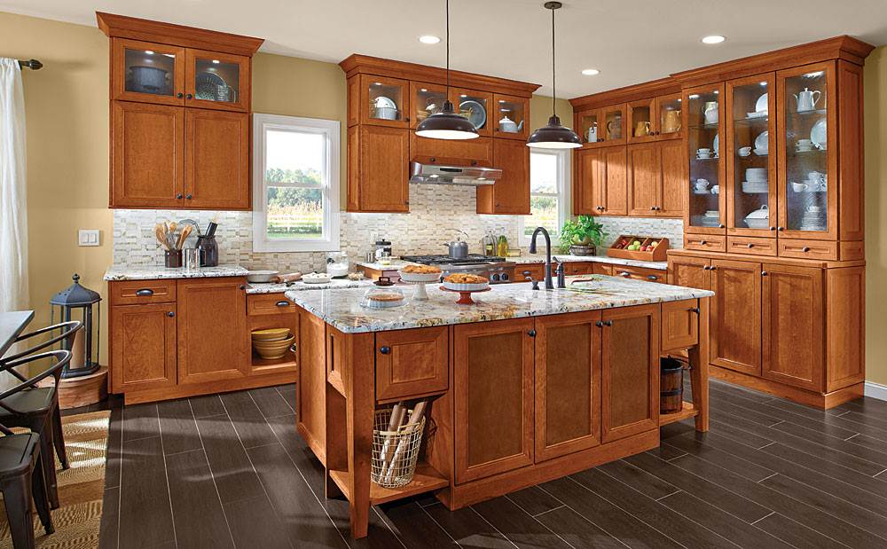 Matching Maple Kitchen Cabinets with Your Kitchen Setting