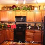 kitchen decor ideas decorating above kitchen cabinets tuscany | hereu0027s a closer look at the top LNZHPCB