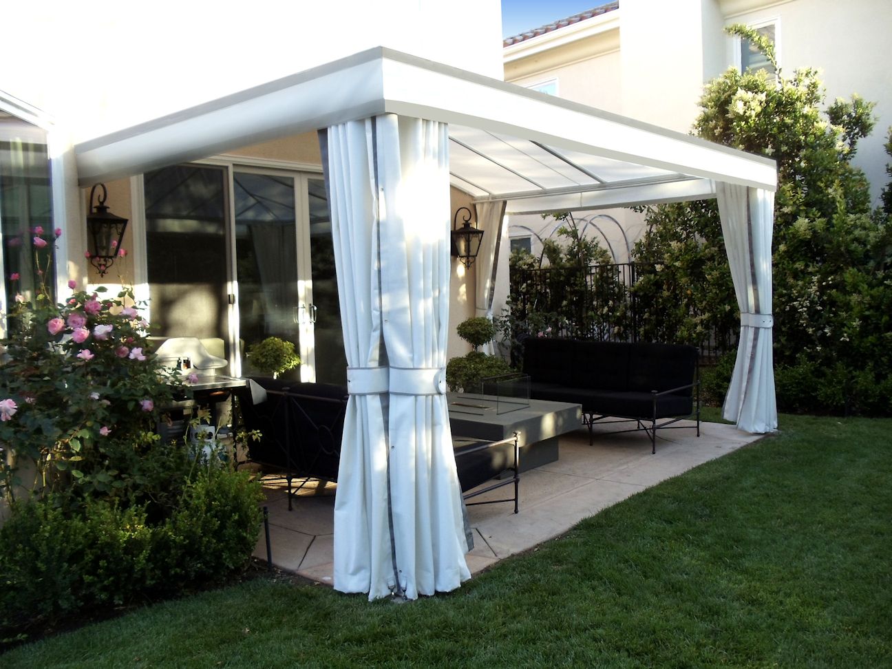 A Brief Guide to Patio Curtains Selection