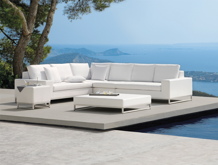 perfect garden with modern garden furniture MGSLIPM