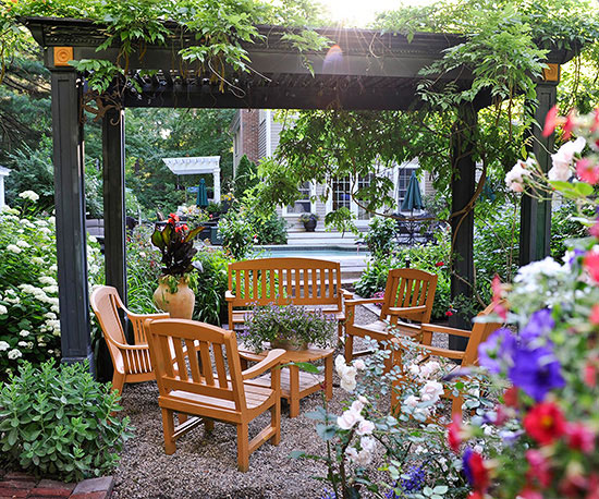 small gardens create an outdoor room PHXMPAF