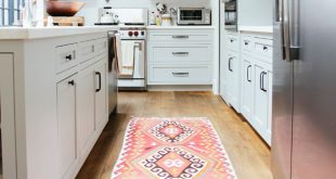 create some extra comfort with these 40 kitchen rugs WAMOCZK