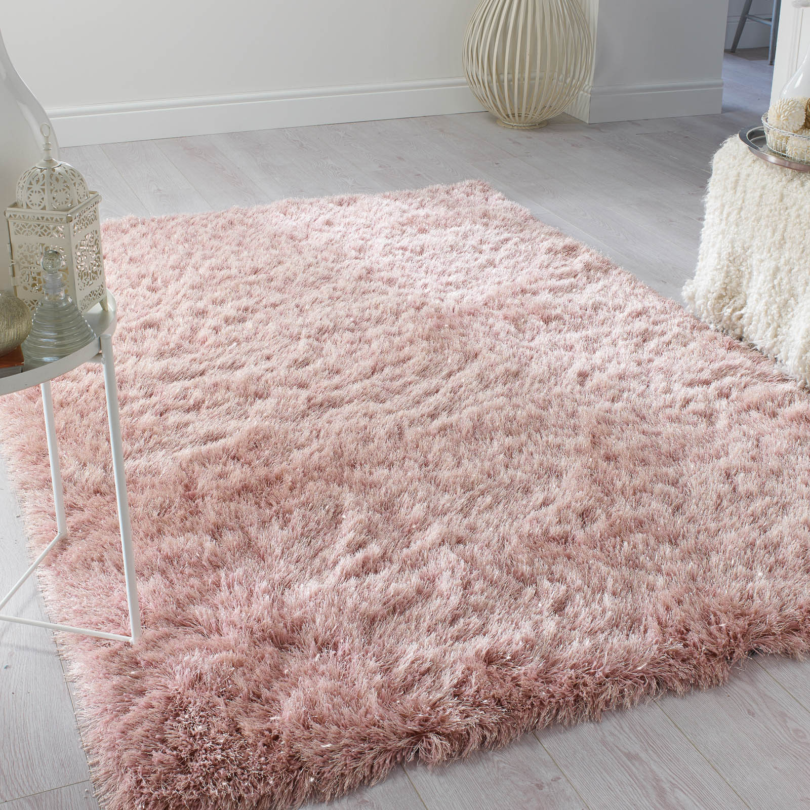 Captivating pink rug