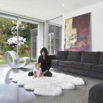 sheepskin rug ideas faux sheepskin rug decorating HCEBBFB