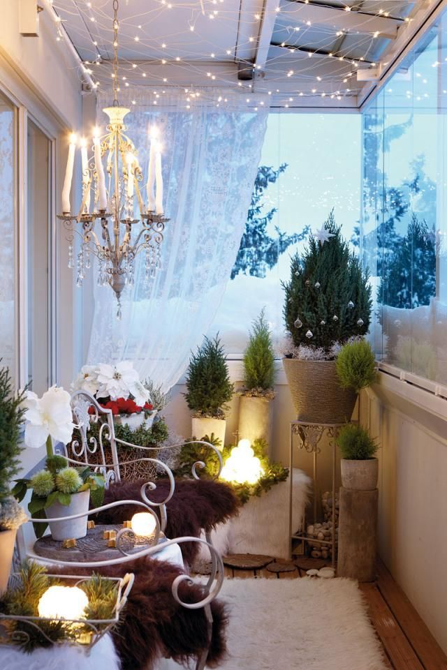 Apartment Balcony Christmas Decorating Ideas