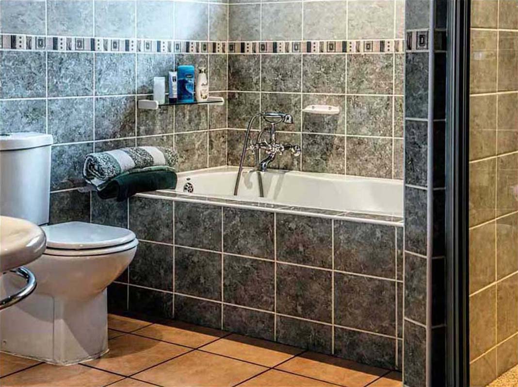 bathroom floor tile ideas for small bathrooms DQQZSXK