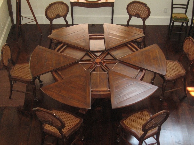 Round Dining Table Set With Leaf Extension: What Is It And How It is Used?