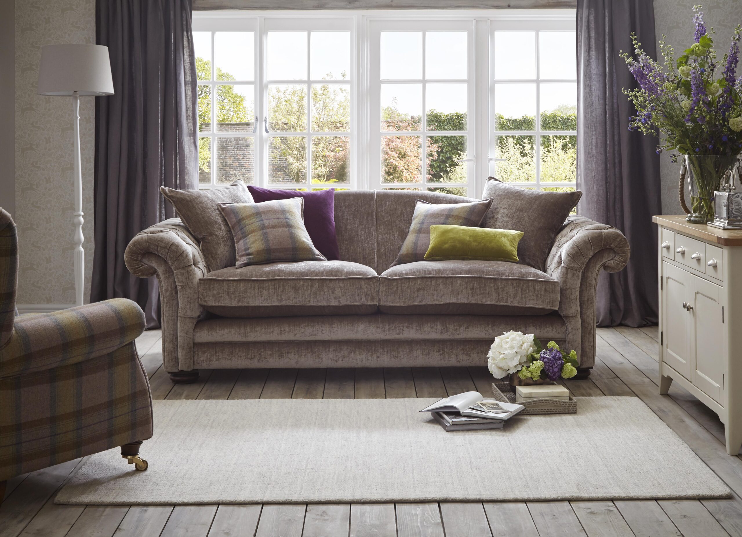 Brown Sofa – A practical Choice for Your  Living Room