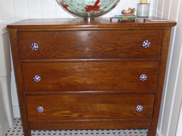 How to Make a Vanity From an Old Chest of Drawers - Snapguide