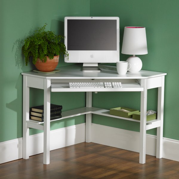 Corner Computer Desk – Need of Every Home