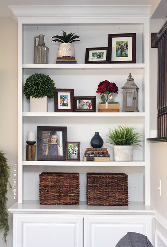 Styled Family Room Bookshelves | decorating bookshelf | Living Room