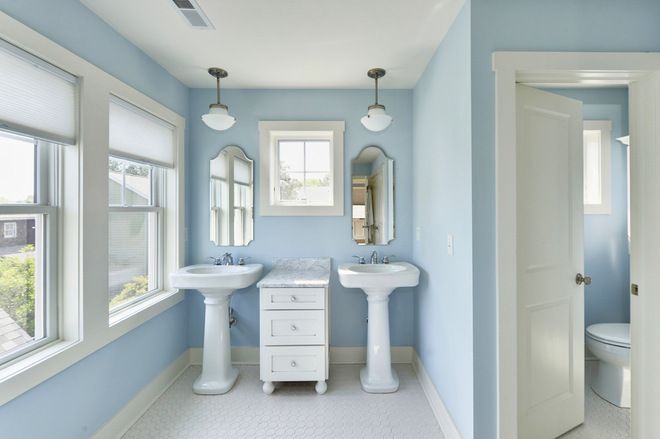 Crown Your Pedestal Sink With a Fitting Mirror | Traditional .