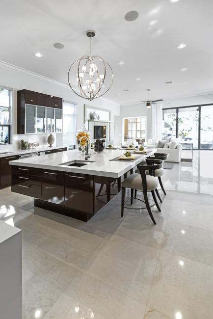 20 Beautiful Kitchens with White Cabinets and Modern Kitchen Islan