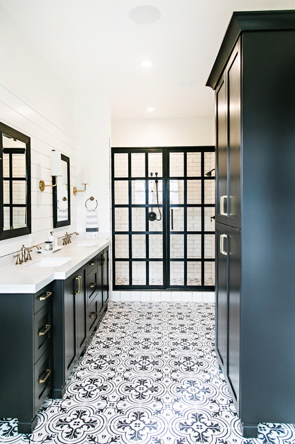 Amazing Black and White Floor Tile Patterns Bathroom Farmhouse .