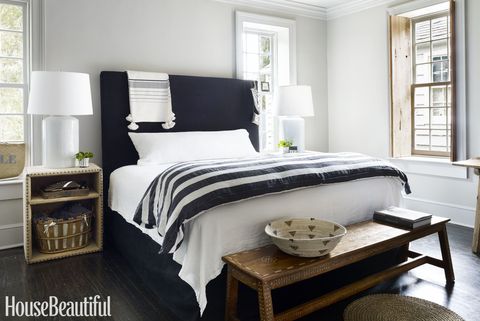 15 Beautiful Black and White Bedroom Ideas - Black and White Dec