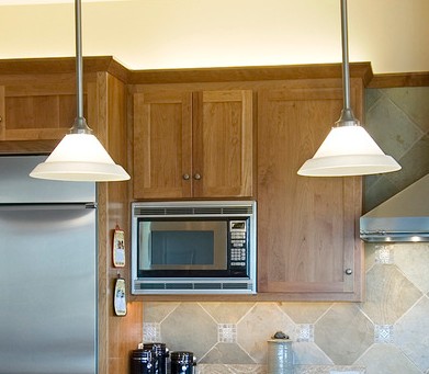 Design Ideas for Hanging Pendant Lights over a Kitchen Isla