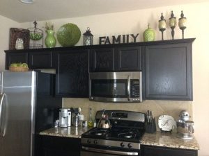 decorate+above+kitchen+cabinets | Home decor. Decorating above the .