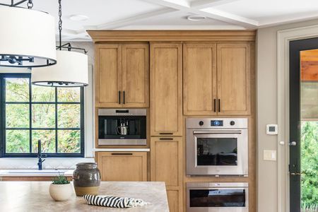 10 Kitchen Paint Colors That Work With Oak Cabine