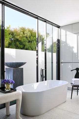 30+ Stunning White Bathrooms - How to Use White Tile and Fixtures .