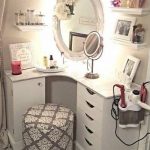 15 Super Cool Vanity Ideas For Small Bedrooms | Small room design .