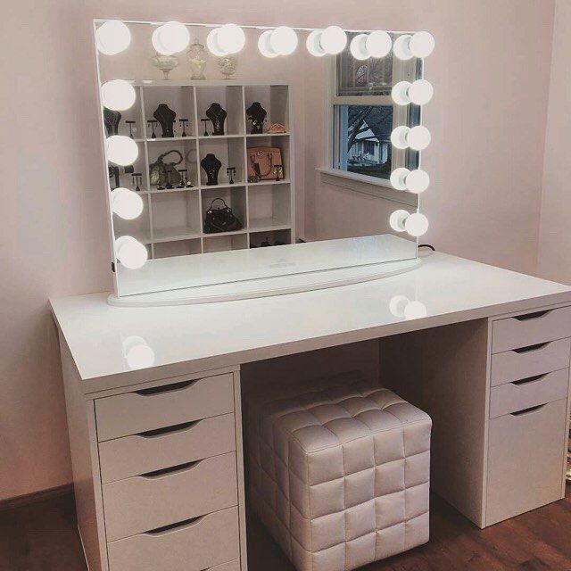 Bedroom Vanity With Mirr