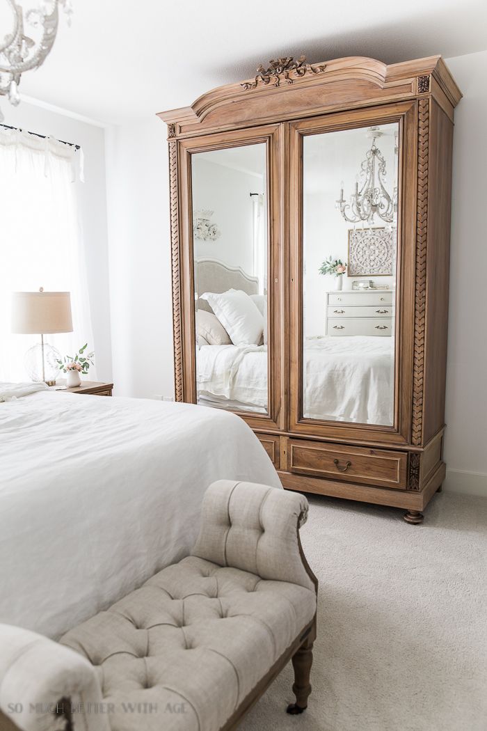 How to Choose a Bedroom Armoire