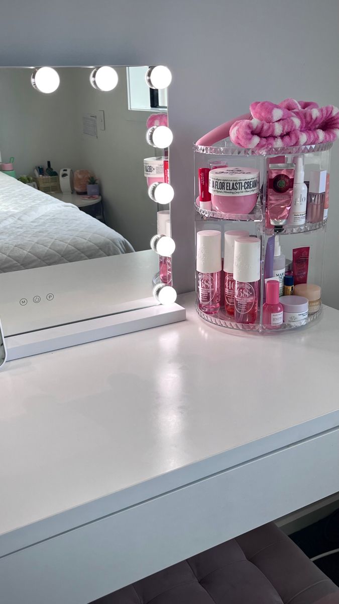 Transforming Your Bedroom with a Chic
Makeup Vanity Setup