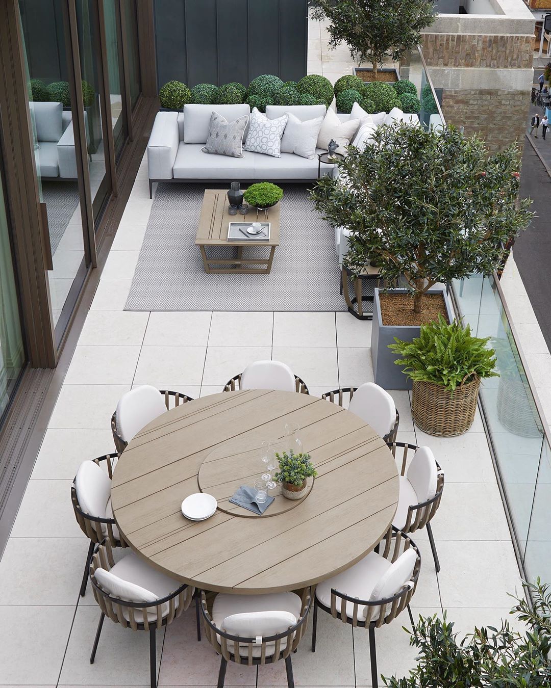 Contemporary Garden Furniture: Beautiful And Rich