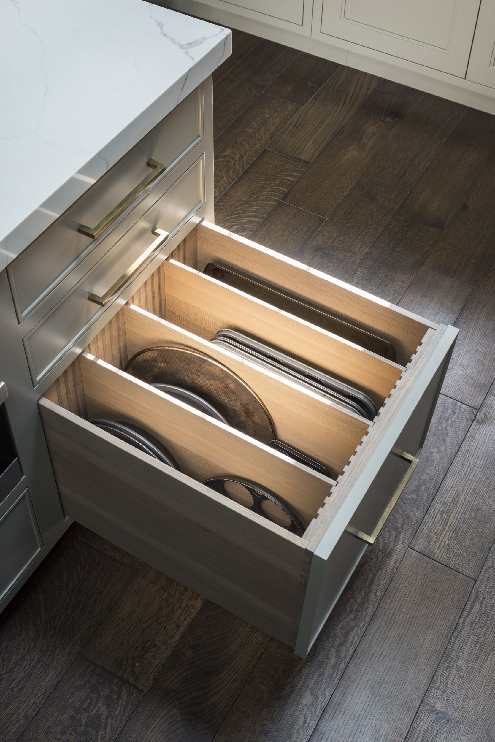 Maximizing Storage Space: Tips for
Organizing Your Kitchen Drawers