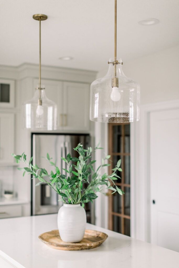 1700425134_Kitchen-Island-Light-Fixtures.jpg