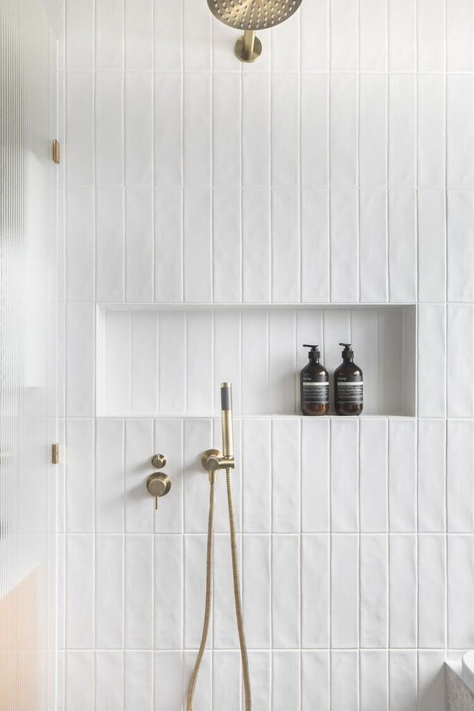 1700426124_modern-bathroom-tile.jpg