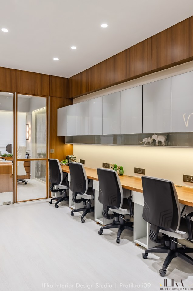 The Evolution of Modern Office Furniture:
Trends and Innovations