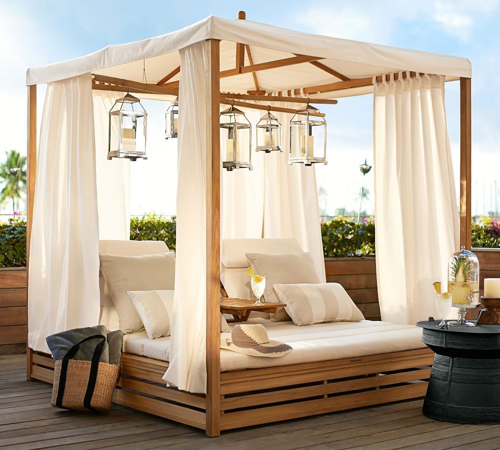 Outdoor Daybed for Your Quality Time in The Patio