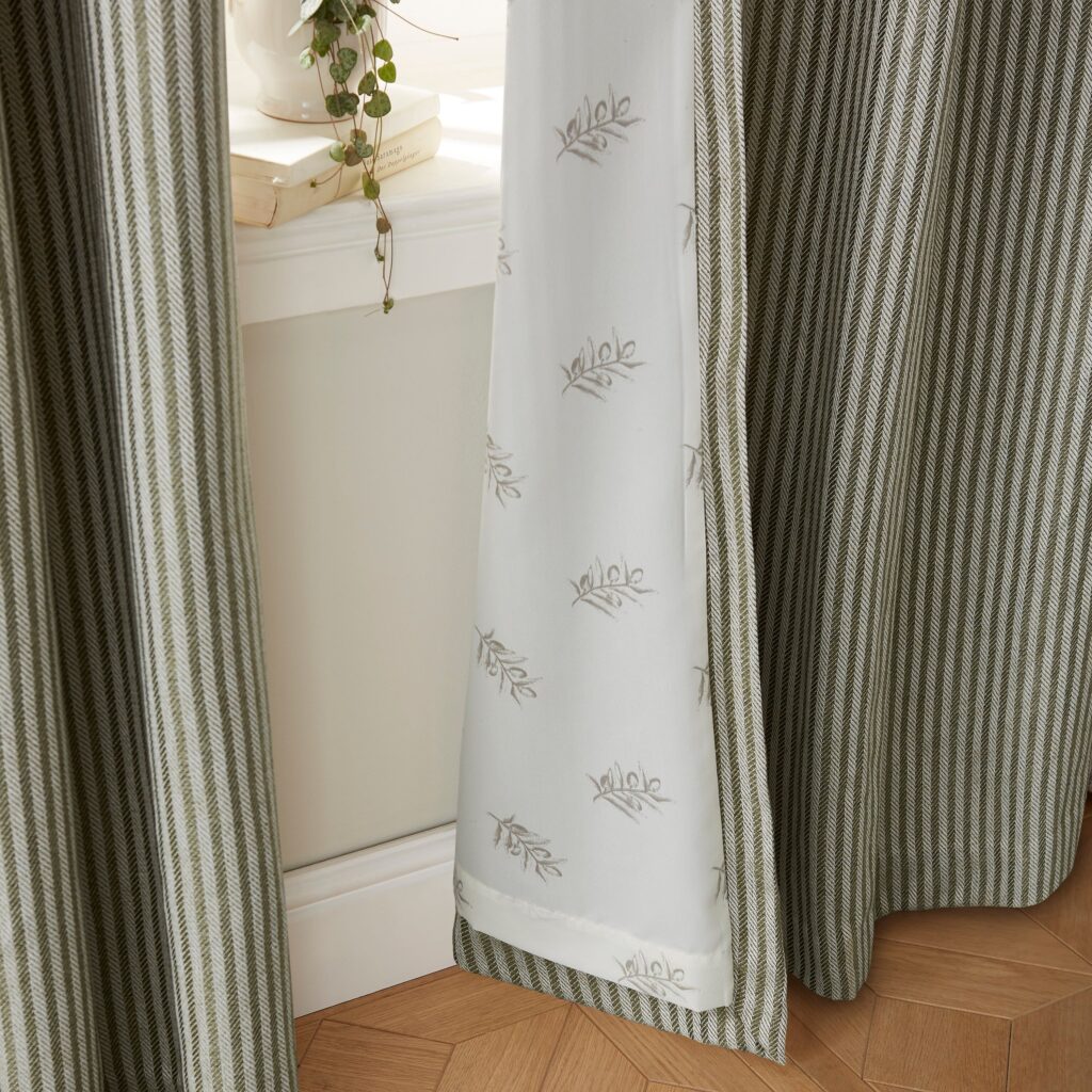 1700428279_striped-curtains.jpg