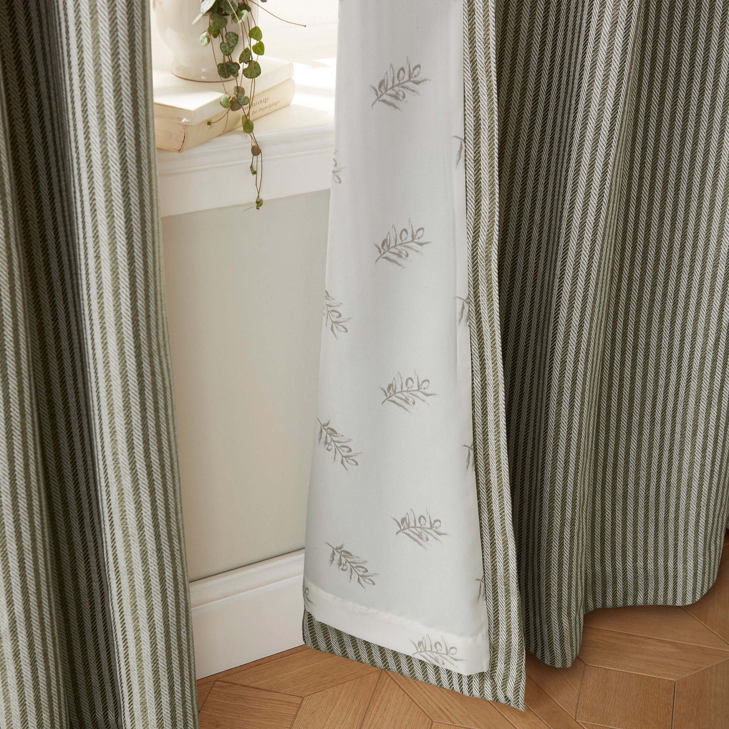 The Versatility of Striped Curtains: How
to Use Them in Your Home