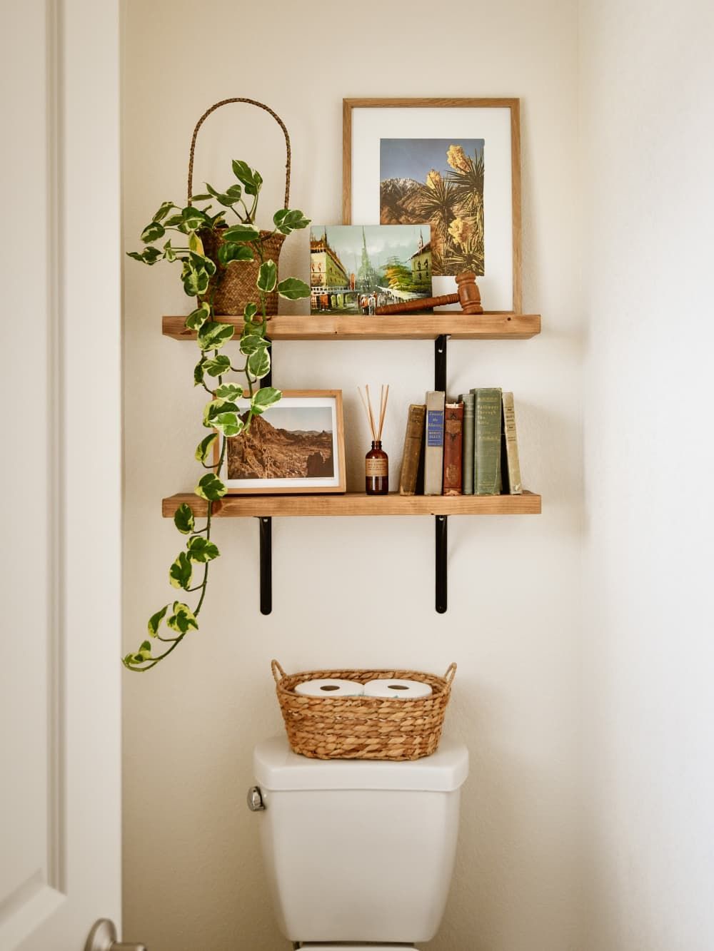 Declutter with Bathroom Shelves