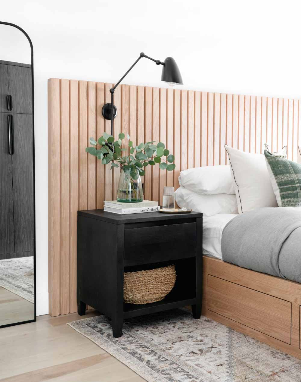 Modern Headboards Options to Increase  Practicality of Your Bed