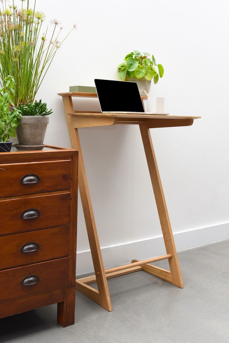 Small Laptop Desk with Versatile Use  Options