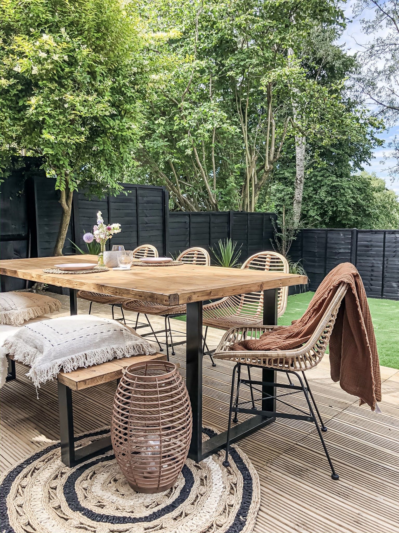 Choosing the Perfect Garden Table for
Your Outdoor Space