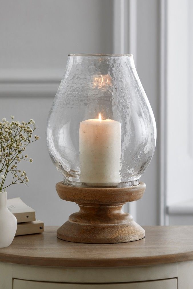 How to Choose the Perfect Hurricane Lamp
for Your Home