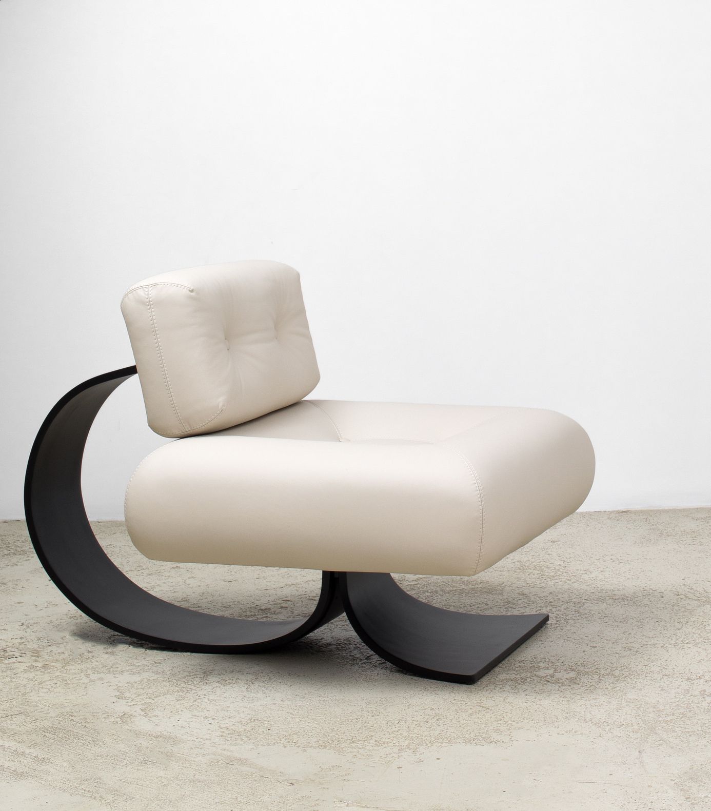 Choosing the Right Contemporary Chairs  for Your Home