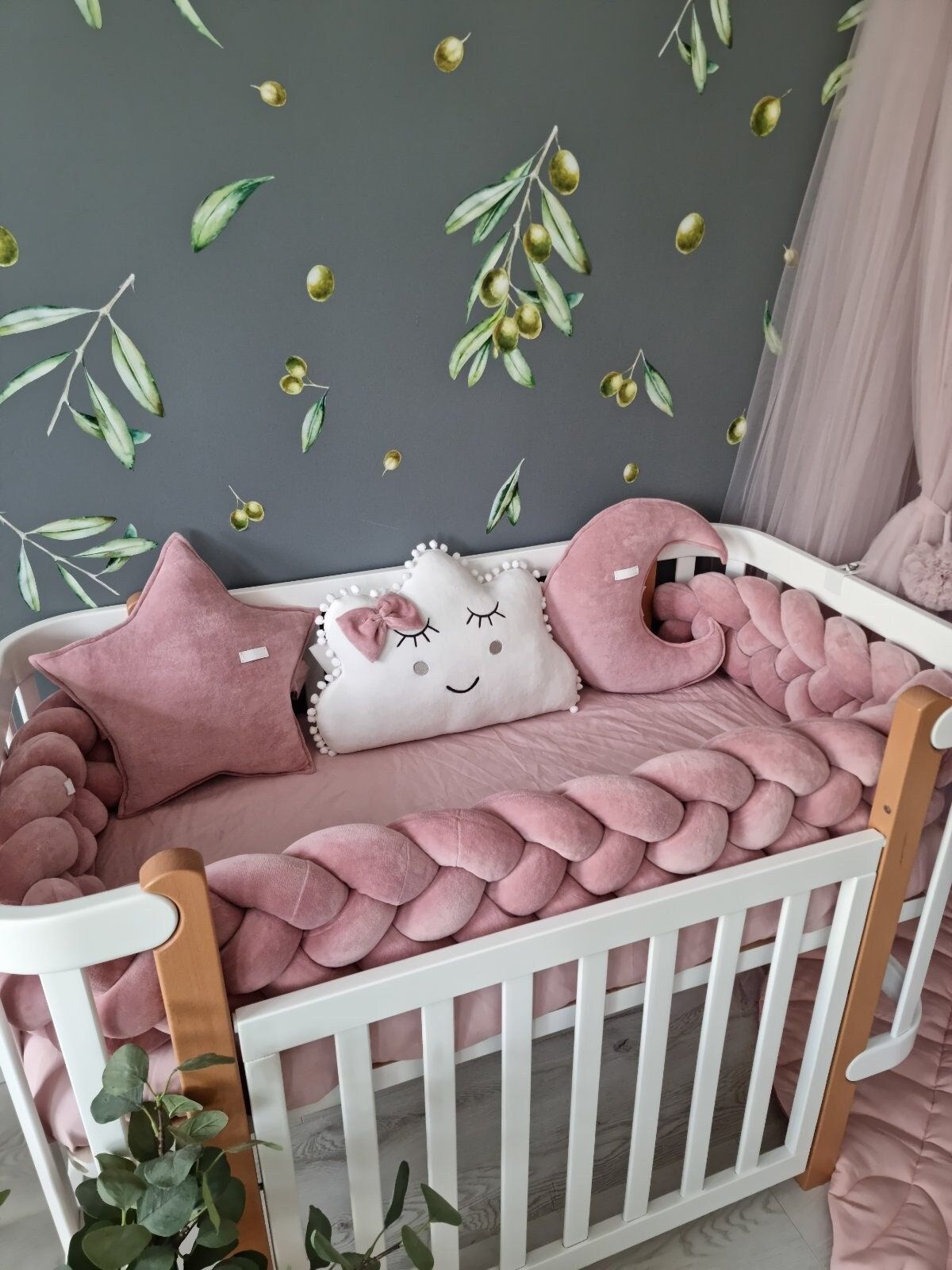 Trendy and Stylish Crib Bedding Options
for Your Little Princess